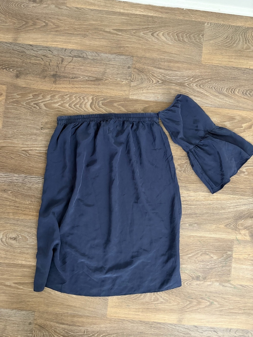 Lilly Pulitzer 100% Silk One Shoulder Navy Dress Size M Ruffle Sleeve Cocktail